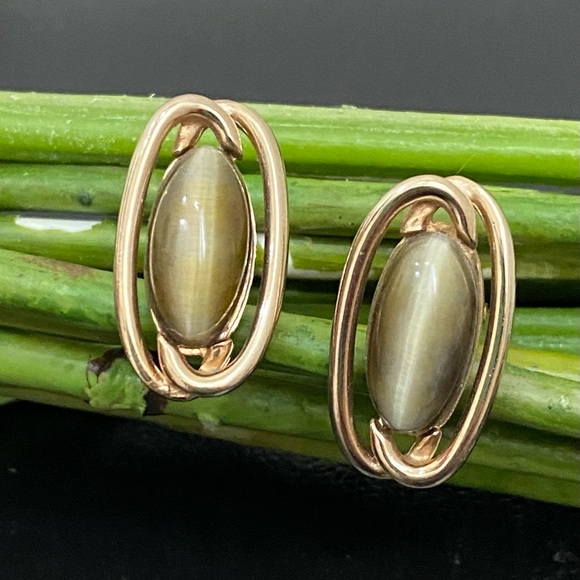 Vintage SWANK Olive Green Cats Eye Oval Gold-tone Cuff Links - Picture 10 of 12
